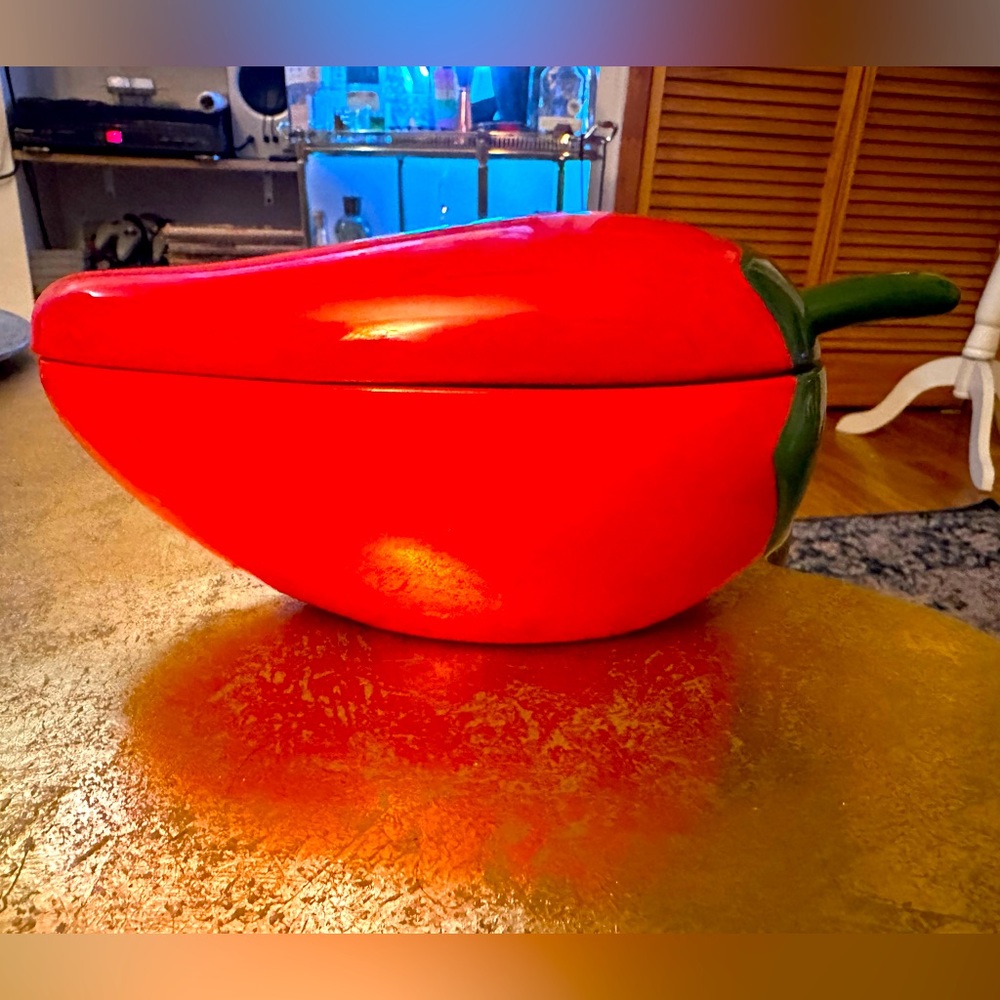 Red Pepper Shaped Salsa Bowl w Lid and Spoon